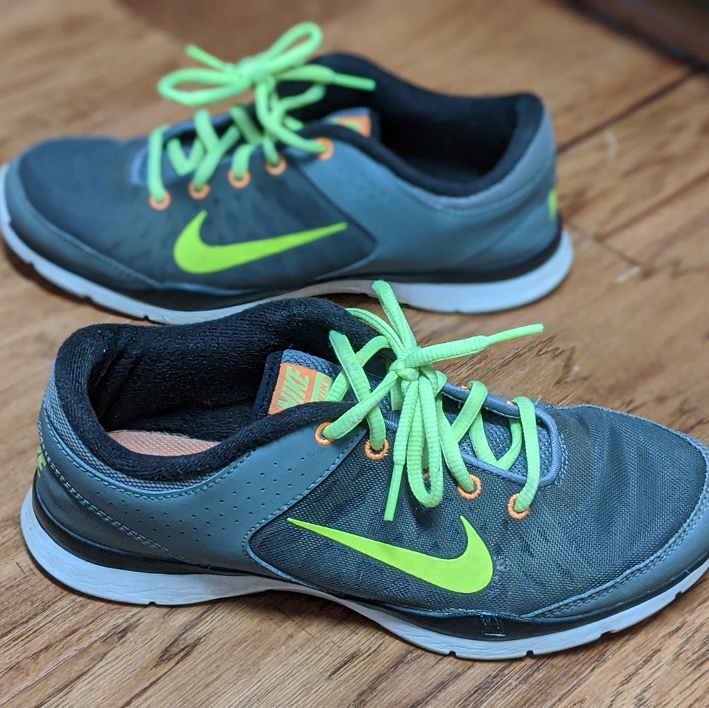 Women's Nike sneakers
